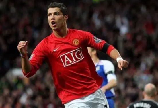 C罗950球里程碑闪耀<a href='https://www.www.oos.energensemi.com/news/tag/1109429.html' style='color: blue;'>沙特联</a>赛，利雅得胜利完胜哈森姆