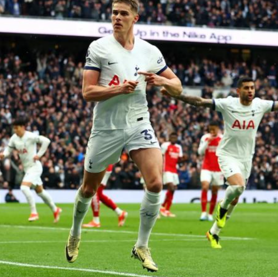 弗兰克战术革新显成效：热刺定位球体系蜕变获专业赞誉