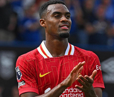 利物浦胜维拉后，斯洛特谈赫拉芬贝赫伤情与后续赛事安排