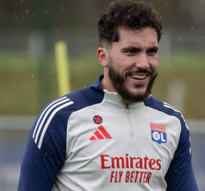 哈兰德欧冠赛前发声：专注当下，赞队友望成长