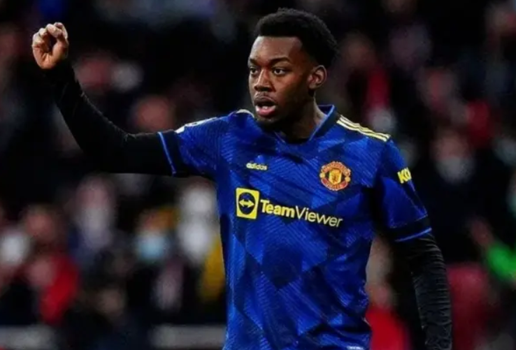 伊兰加转会纽卡后的表现落差：从森林闪耀到圣<a href='/news/tag/447.html' style='color: blue;'>詹姆斯</a>公园的黯淡