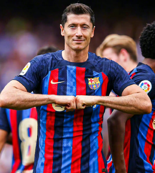 <a href='/news/tag/284.html' style='color: blue;'>西甲</a>激战巴萨客场告捷,莱万帽子戏法后畅谈赛后心得