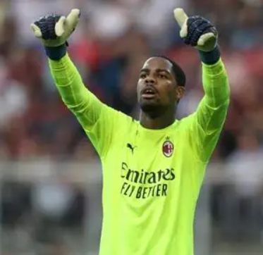 法媒聚焦：米兰、<a href='https://www.www.oos.energensemi.com/news/tag/606.html' style='color: blue;'>拜仁</a>、<a href='https://www.www.oos.energensemi.com/news/tag/401.html' style='color: blue;'>利物浦</a>三将续约风云