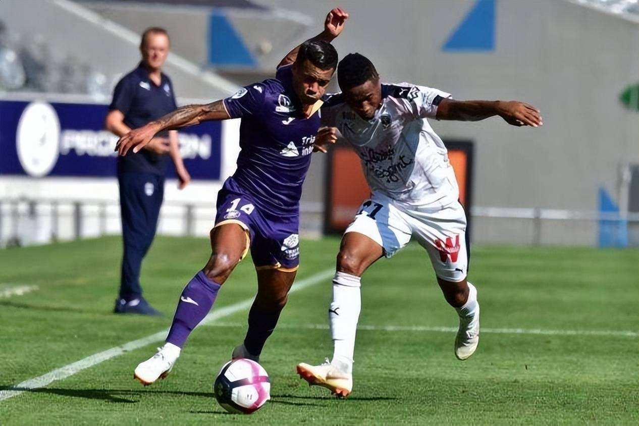 马赛欧冠征途：逆风中绽放的蓝色火焰