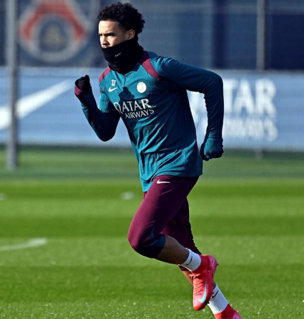 扎伊尔&middot;埃梅里：法国队征程中的奋进之声