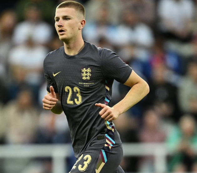 基恩点评亚当&middot;沃顿：潜力中场需提升沟通与进攻意识