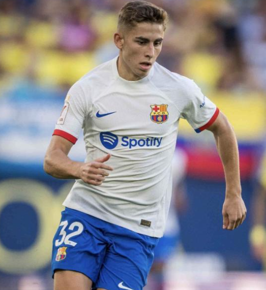 巴萨官宣:费尔明与德容获医疗许可,将随队出征贝蒂斯