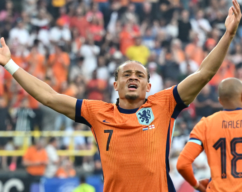 英超第15轮:哈维·西蒙斯闪耀热刺主场,获评队内最佳