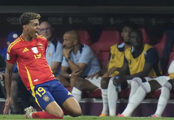 巴萨欧冠险胜法兰克福后：弗里克剖析赛场局势与未来目标