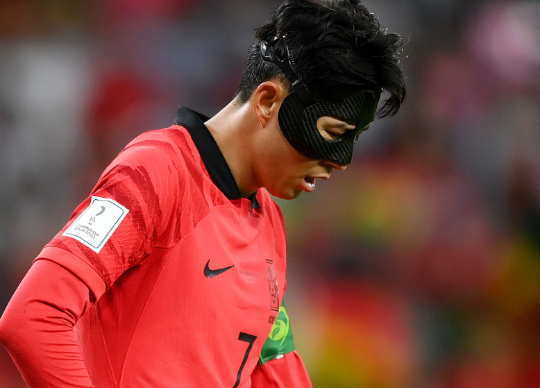 孙兴慜纪录片：欧联杯夺冠荣光与艰难离队抉择