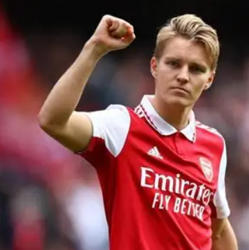 厄德高更衣室喊话：阿森纳剑指夺冠需提升表现